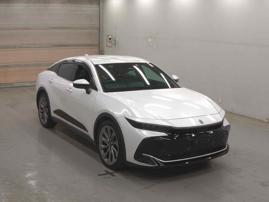 Toyota Crown Crossover 2023 z aukcji japońskiej