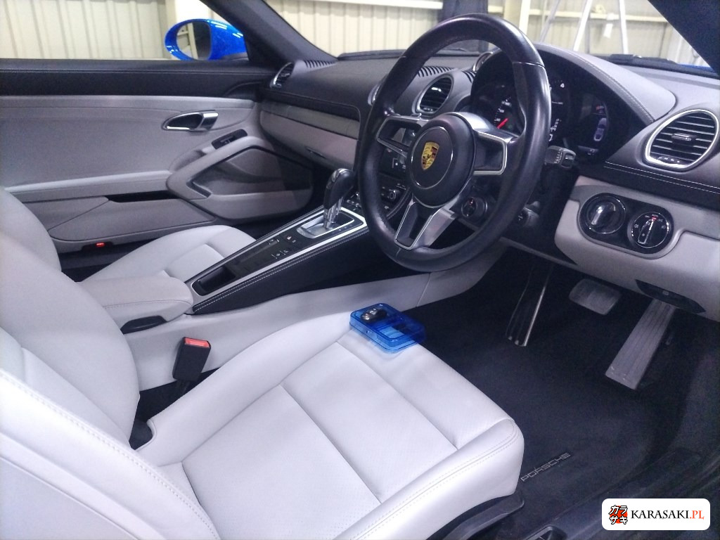 2022 Porsche 718 Cayman 5