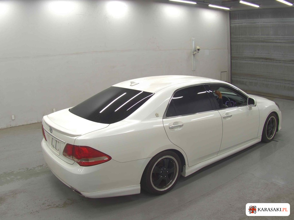 Toyota Crown 2010 z aukcji japońskiej