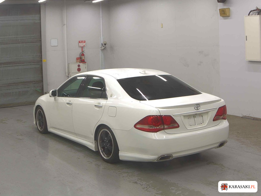 Toyota Crown 2010 z aukcji japońskiej