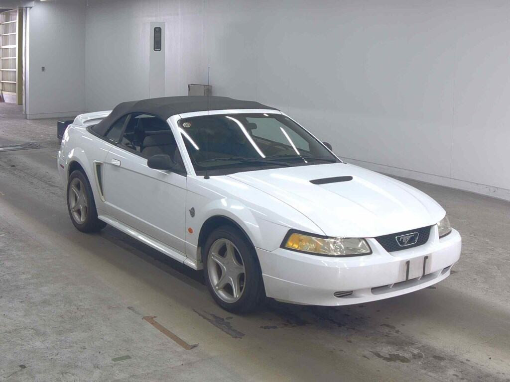 Ford Mustang 1999 z aukcji japońskiej