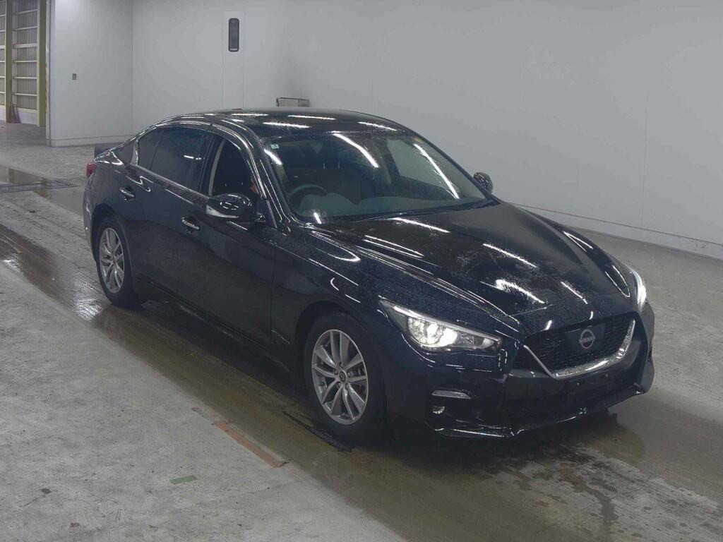 Nissan Skyline 2015 z aukcji japońskiej