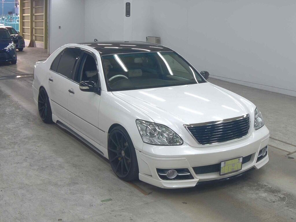 Toyota Celsior 2004 z aukcji japońskiej