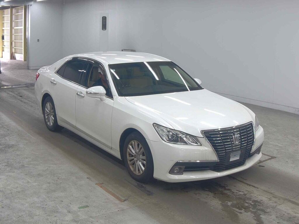 Toyota Crown 2013 z aukcji japońskiej