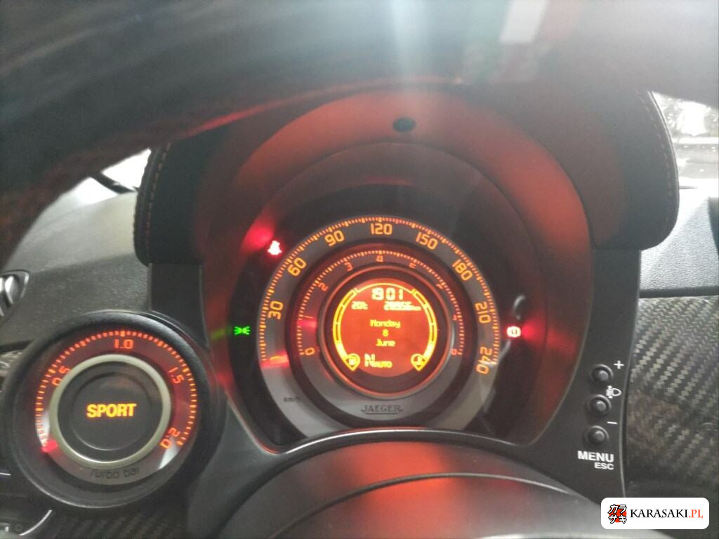 2010 Abarth 695 6