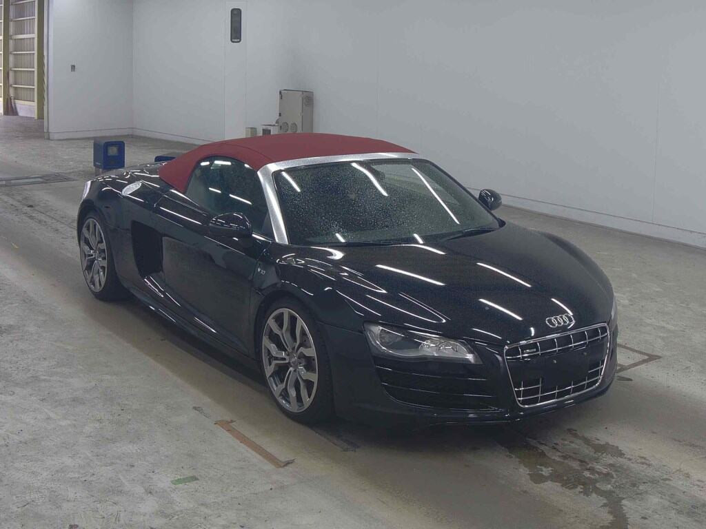 Audi R8 Spyder 2011 from a Japanese auction