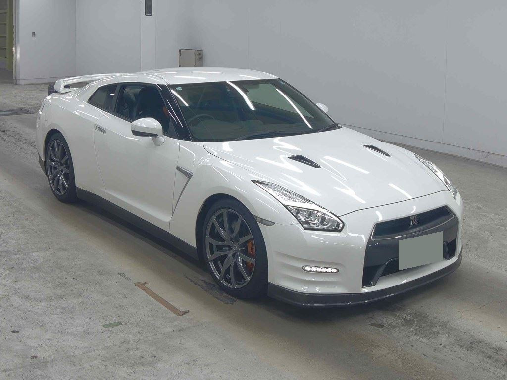 Nissan GT-R 2014 z aukcji japońskiej