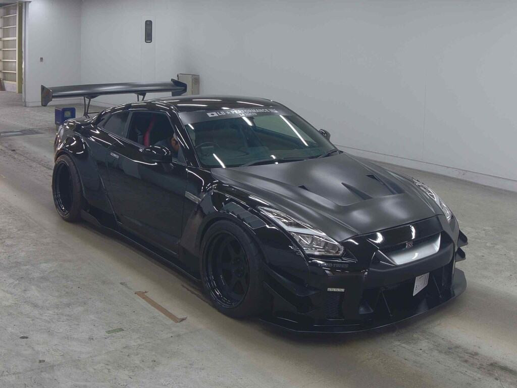Nissan GT-R 2008 z aukcji japońskiej