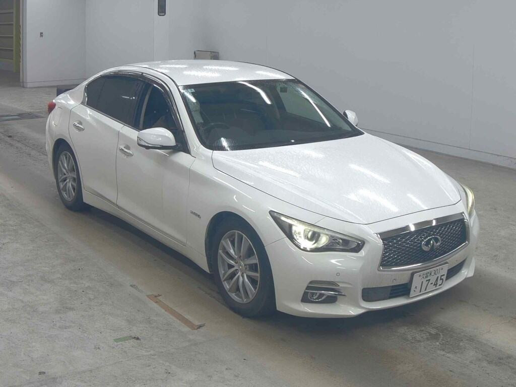 Nissan Skyline 2014 z aukcji japońskiej