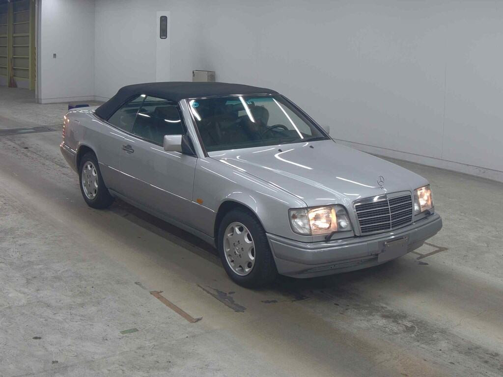 Mercedes Benz E-Class 1994 z aukcji japońskiej