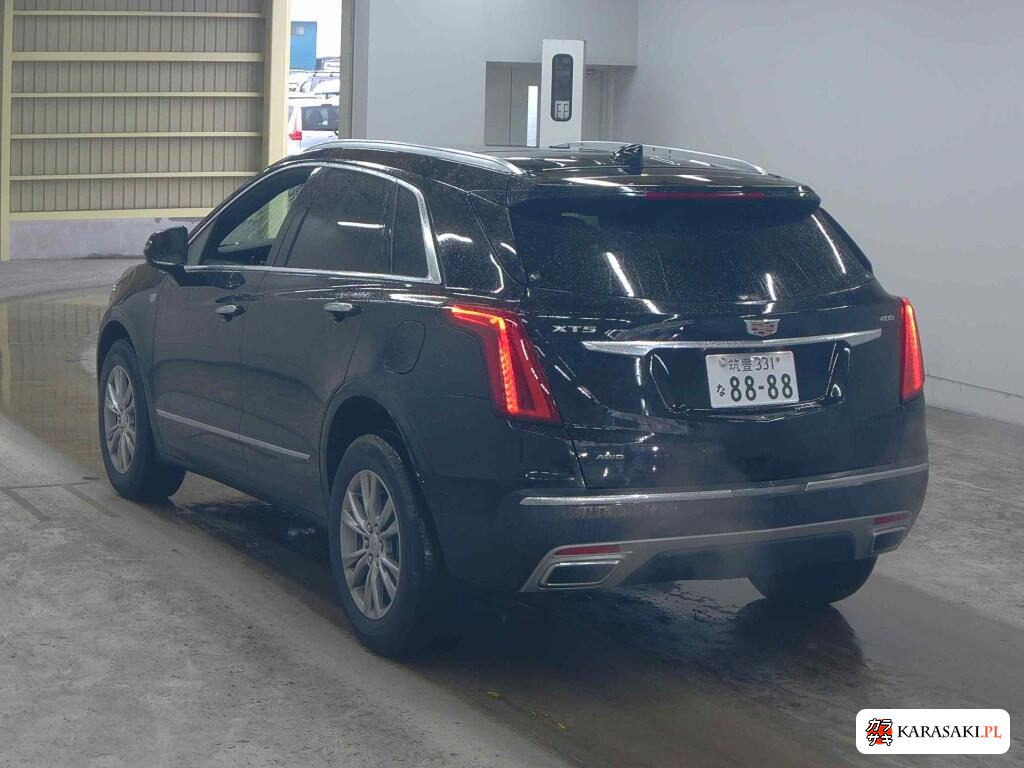 2022 Cadillac XT5 4WD Premium 2