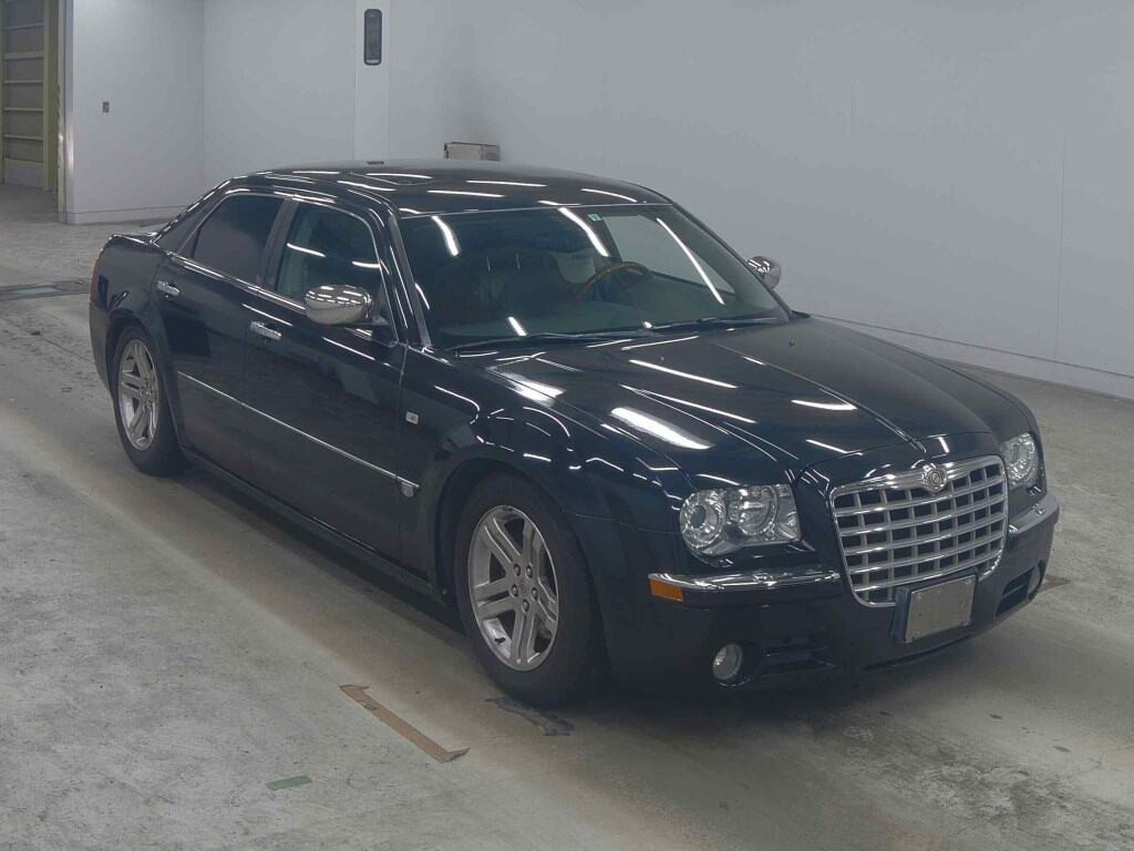 Chrysler 300C 2005 z aukcji japońskiej