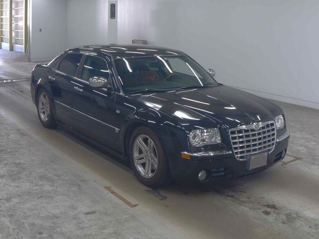 Chrysler 300C 2005 z aukcji japońskiej