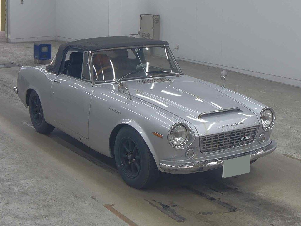 Nissan Datsun Fairlady 1966 z aukcji japońskiej
