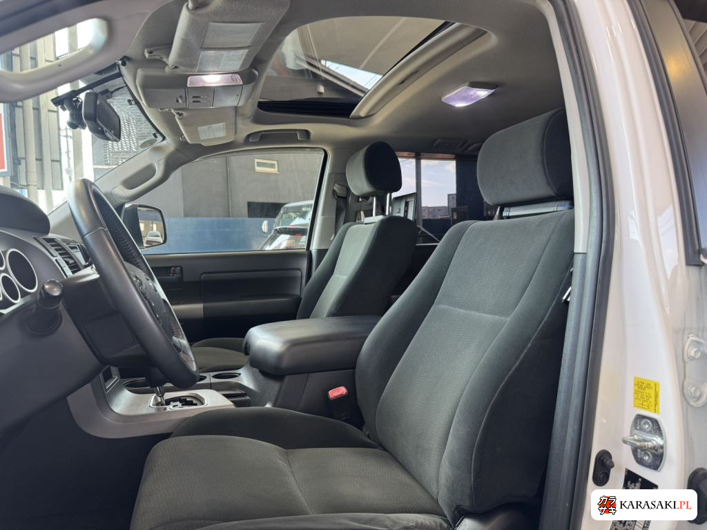 America Toyota Sequoia 2011 z aukcji japońskiej