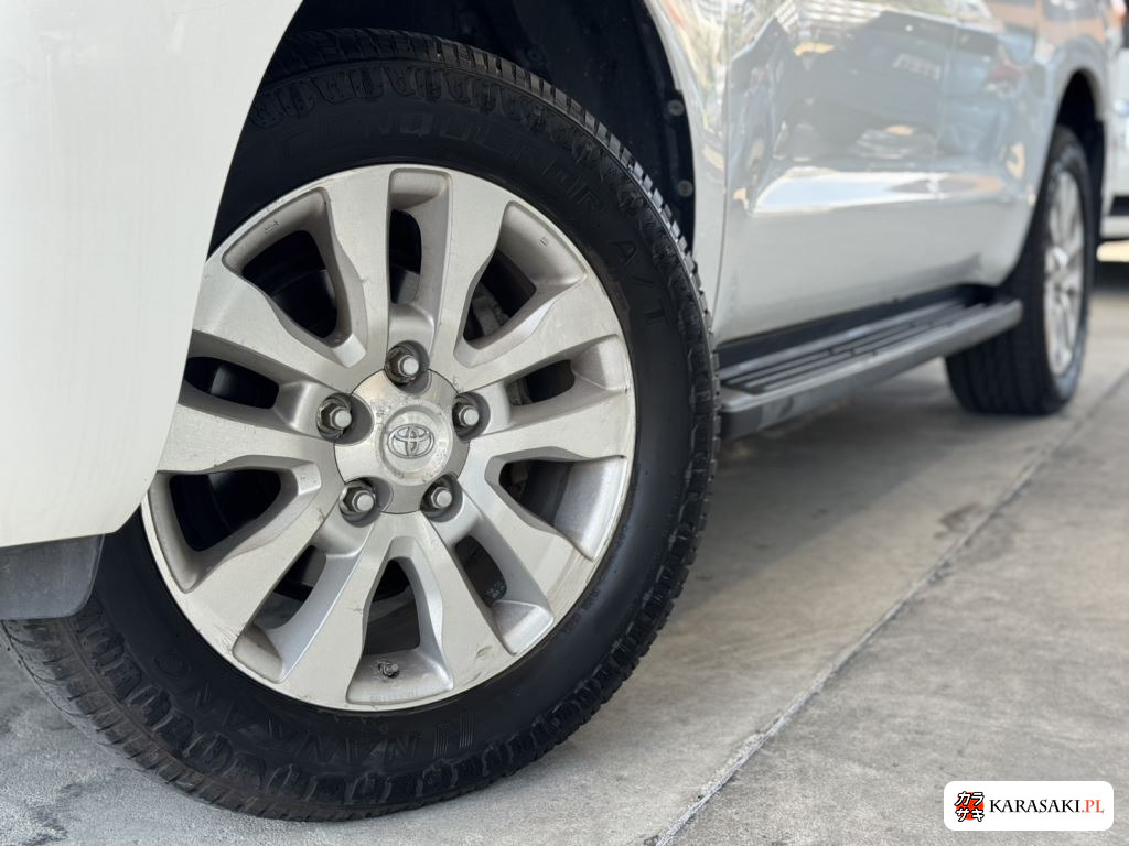 America Toyota Sequoia 2011 z aukcji japońskiej