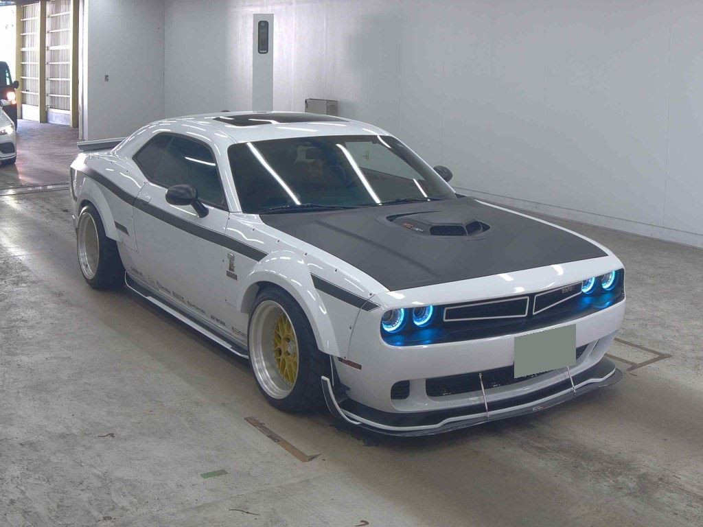 Dodge Challenger 2016 z aukcji japońskiej