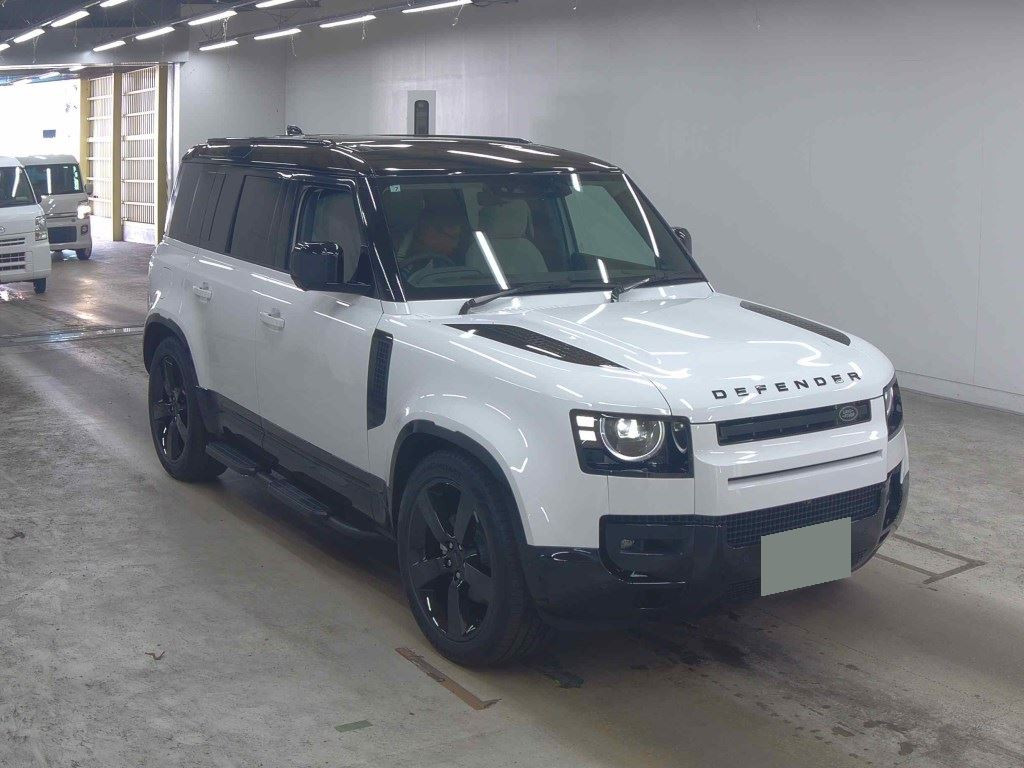 Land Rover Defender 2026 z aukcji japońskiej