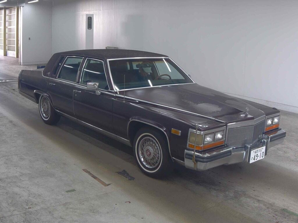 Cadillac Fleetwood 1989 z aukcji japońskiej