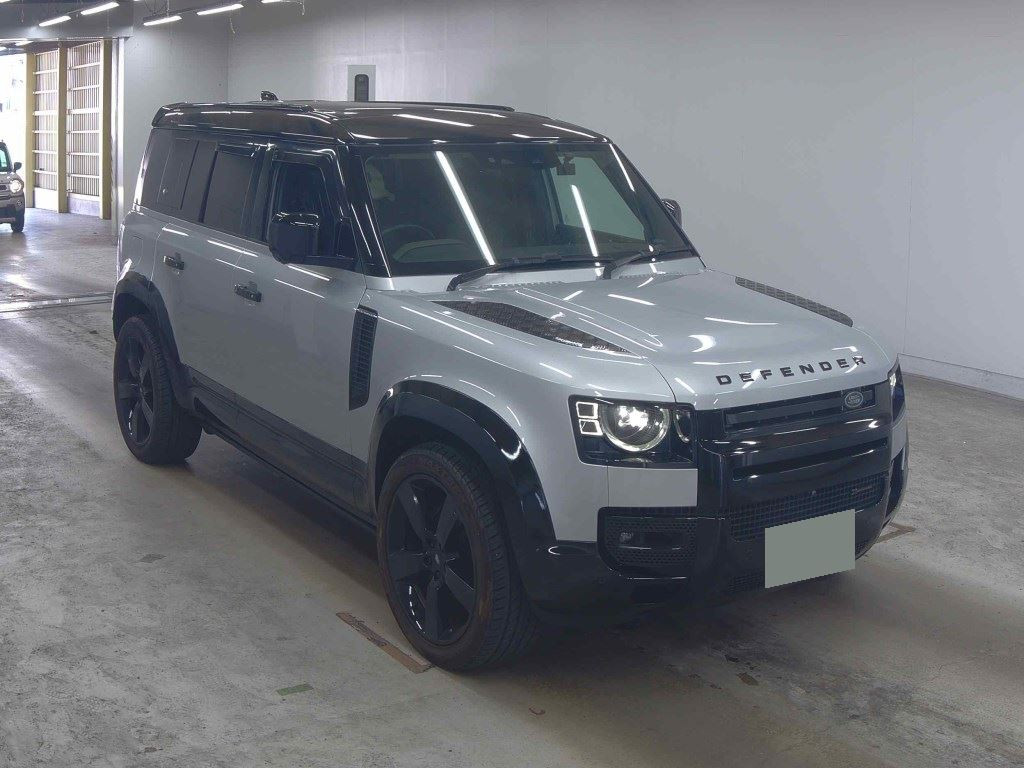 Land Rover Defender 2021 z aukcji japońskiej