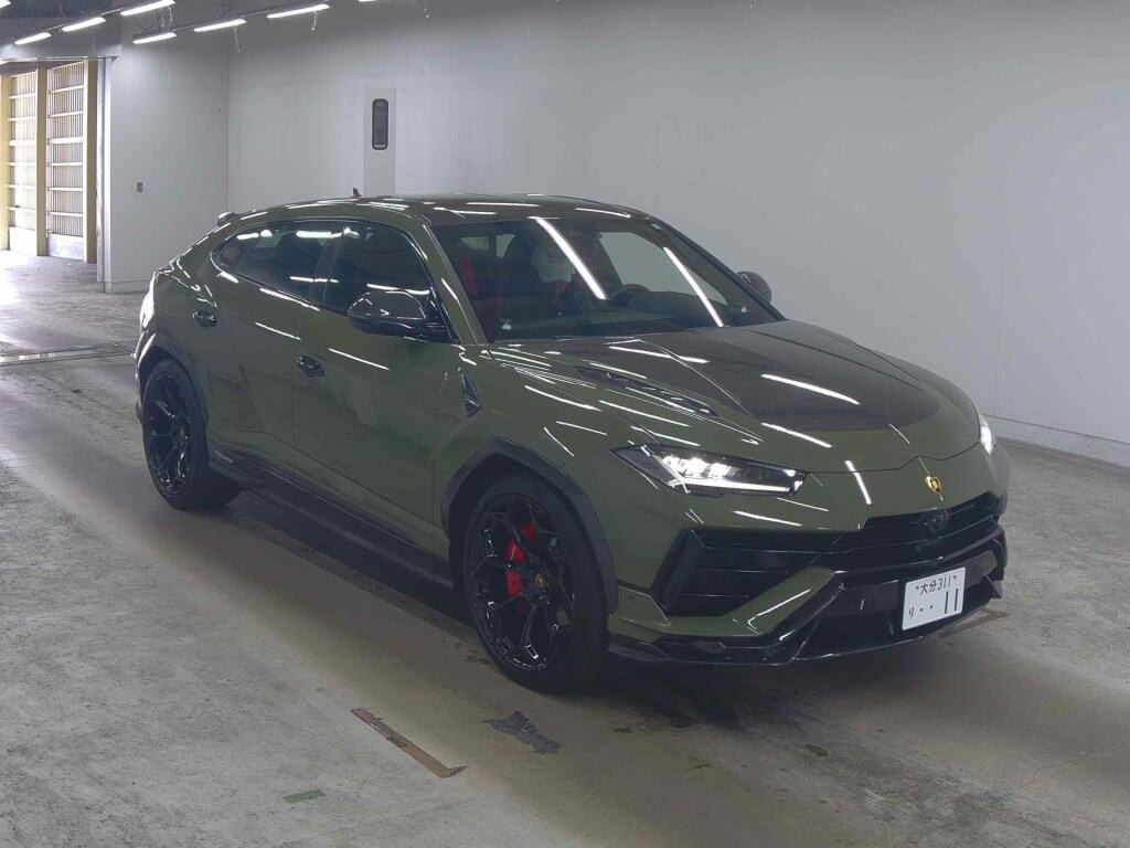 Lamborghini Urus 2026 z aukcji japońskiej