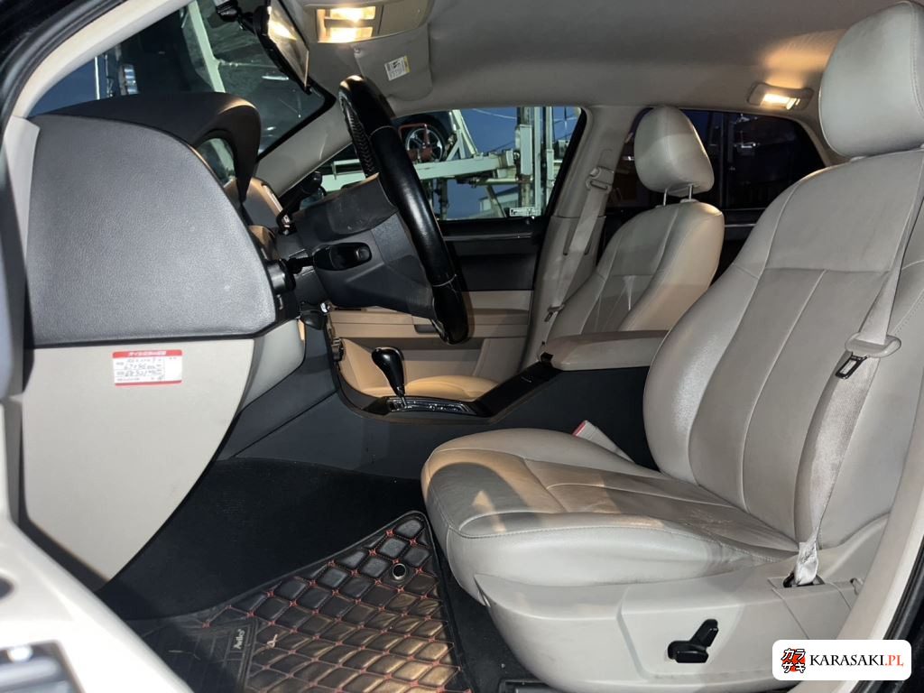 2010 Chrysler 300C 15