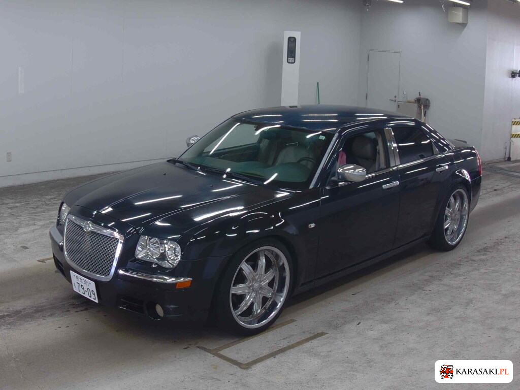 2010 Chrysler 300C 3