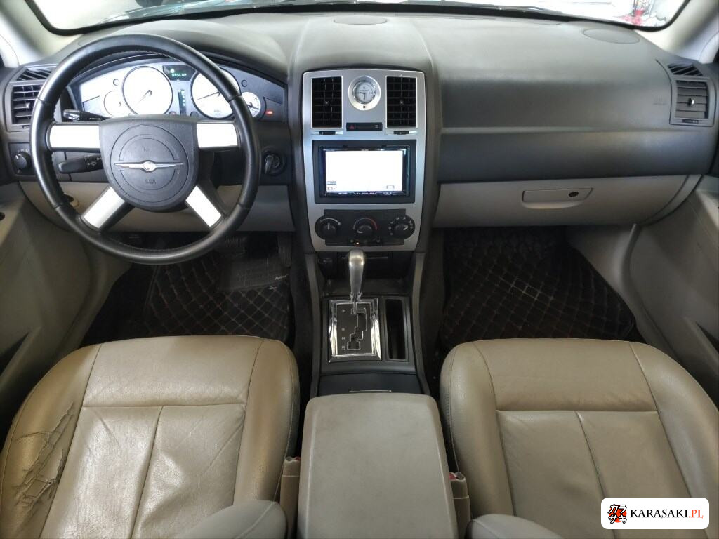 2010 Chrysler 300C 5