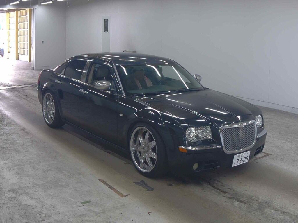 Chrysler 300C 2010 z aukcji japońskiej