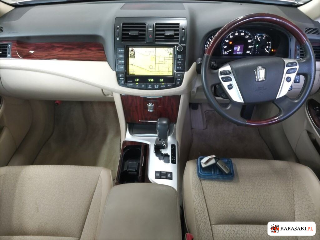 Toyota Crown 2010 z aukcji japońskiej