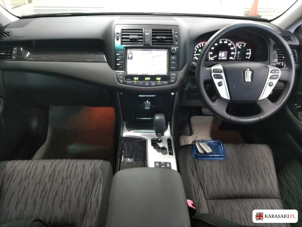 Toyota Crown 2010 z aukcji japońskiej