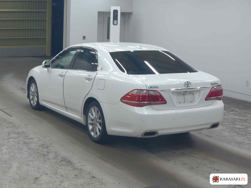 Toyota Crown 2011 z aukcji japońskiej