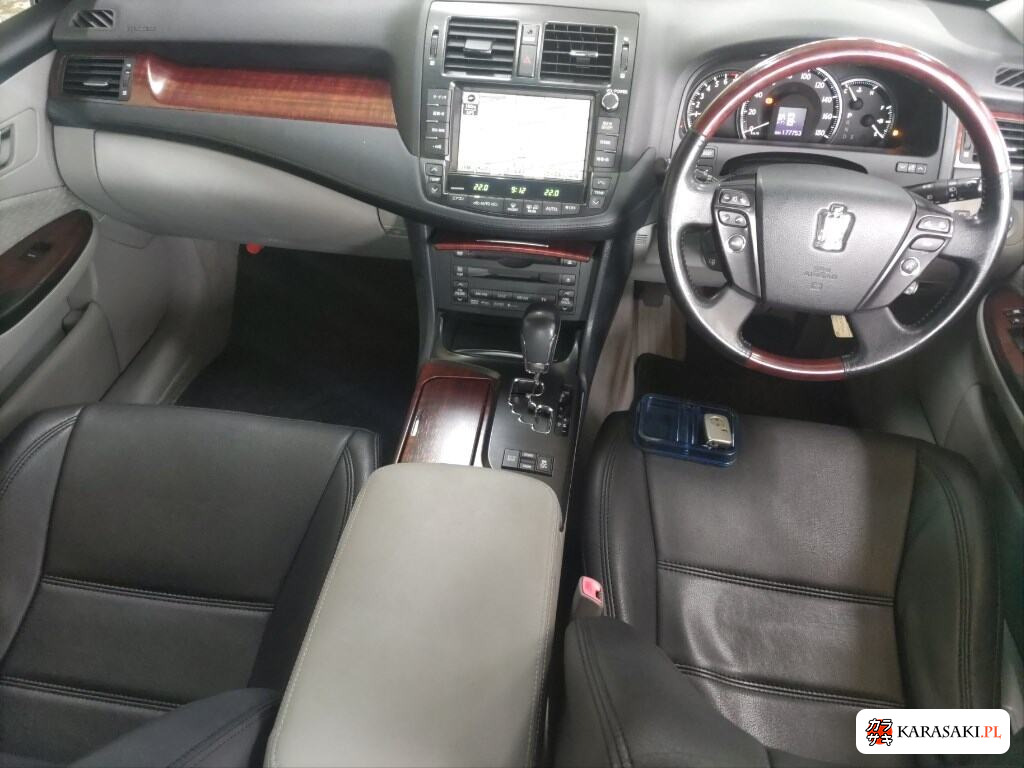 Toyota Crown 2008 z aukcji japońskiej