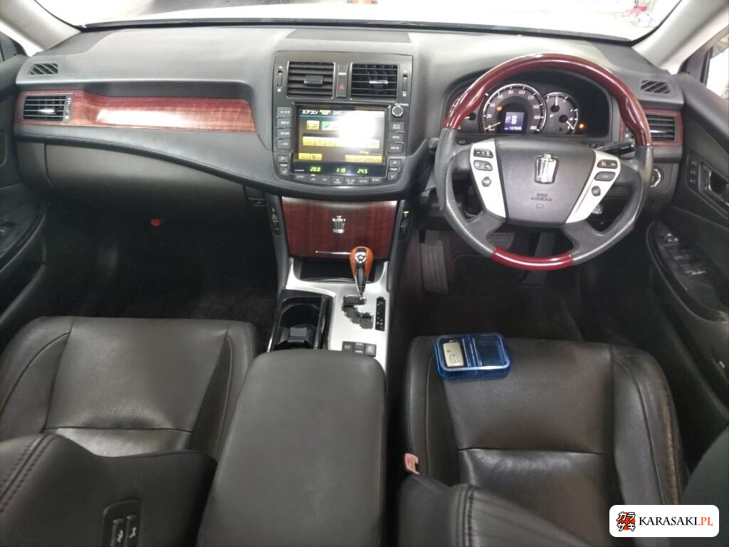 Toyota Crown 2009 z aukcji japońskiej
