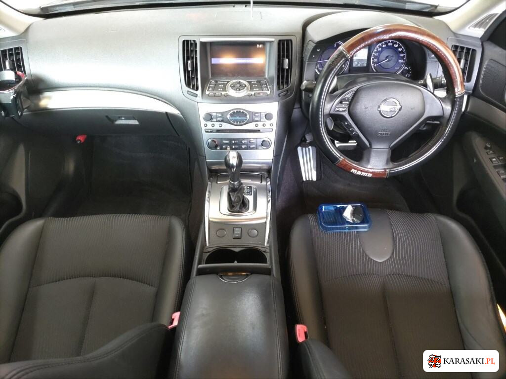 Nissan Skyline 2011 z aukcji japońskiej
