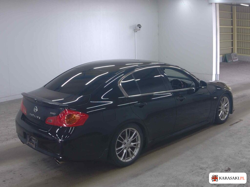 Nissan Skyline 2011 z aukcji japońskiej