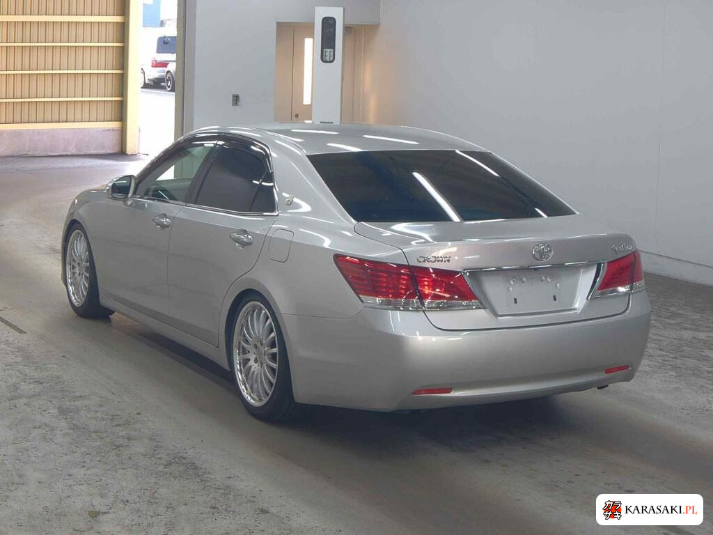 Toyota Crown 2013 z aukcji japońskiej