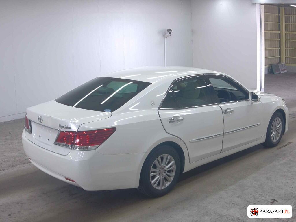 Toyota Crown 2015 z aukcji japońskiej