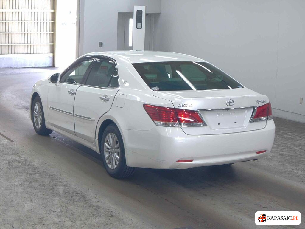 Toyota Crown 2015 z aukcji japońskiej