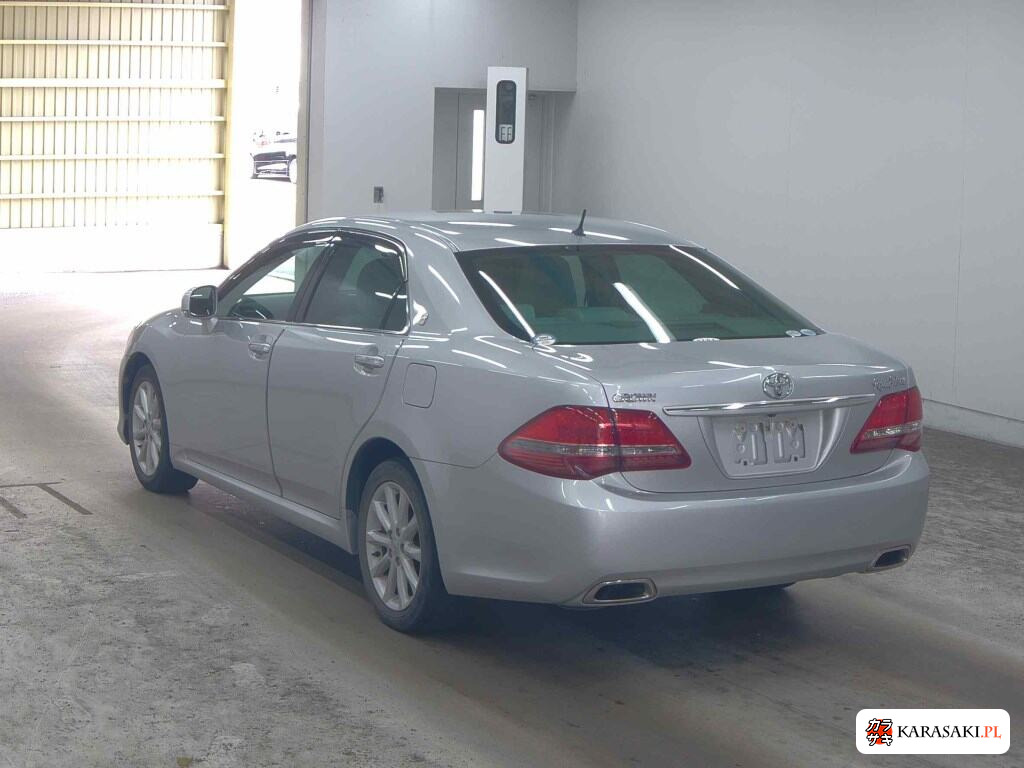 Toyota Crown 2008 z aukcji japońskiej