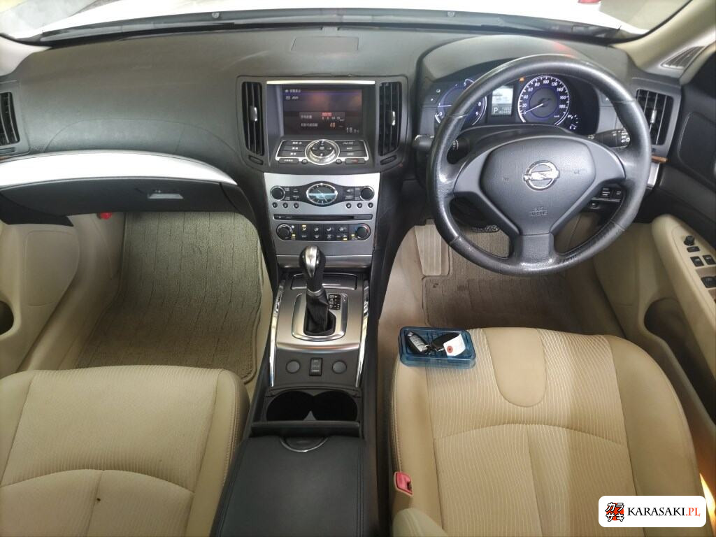 Nissan Skyline 2010 z aukcji japońskiej