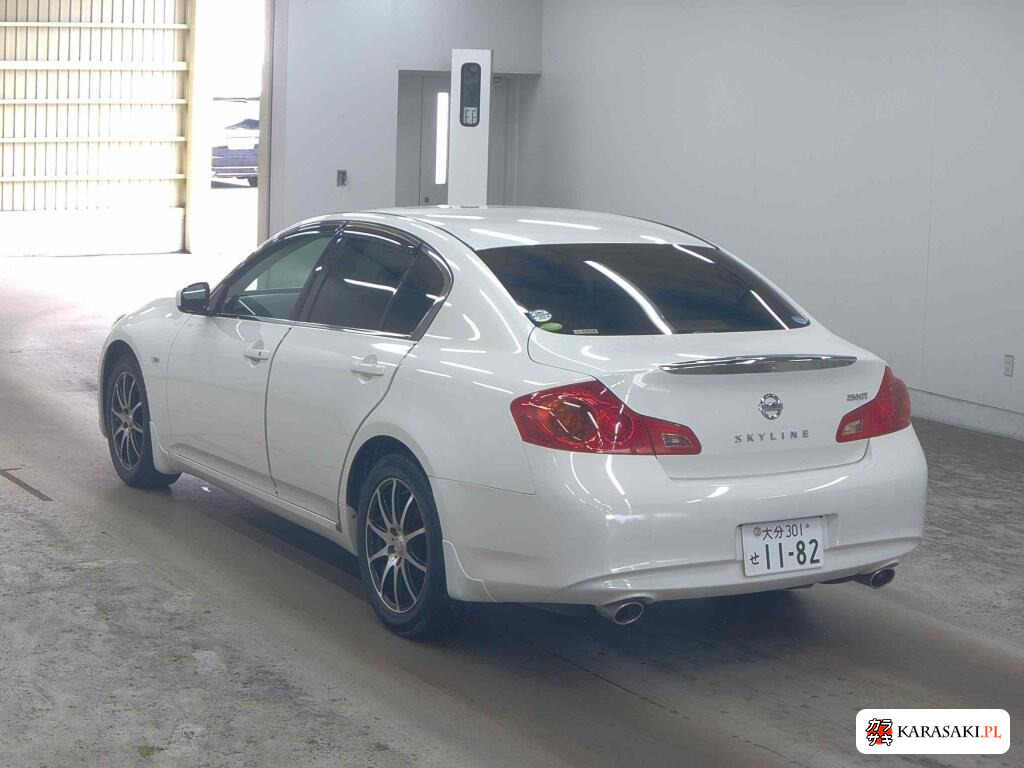 Nissan Skyline 2010 z aukcji japońskiej