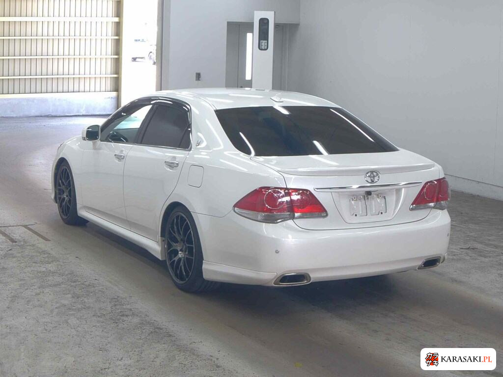 Toyota Crown 2011 z aukcji japońskiej