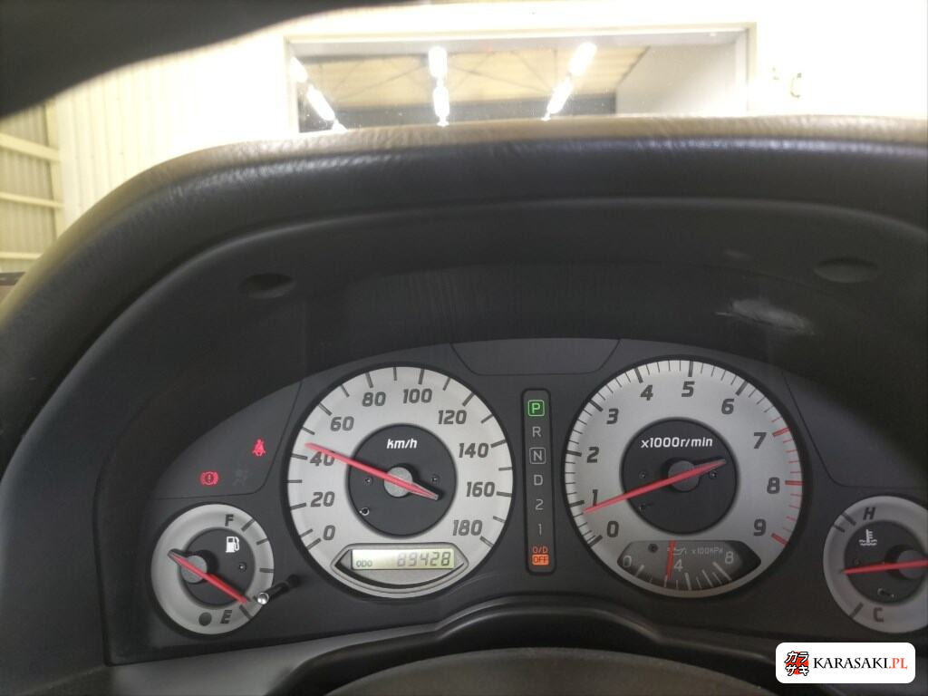 Nissan Skyline 2001 z aukcji japońskiej