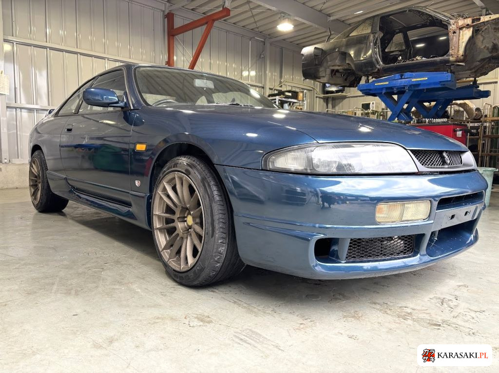Nissan Skyline 1993 z aukcji japońskiej