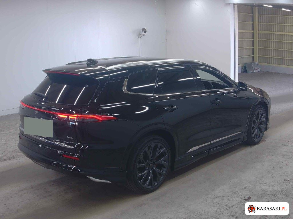 Toyota Crown Estate 2025 z aukcji japońskiej
