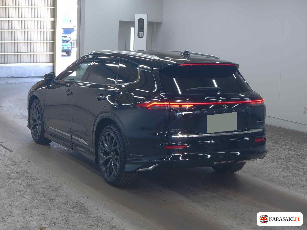 Toyota Crown Estate 2025 z aukcji japońskiej