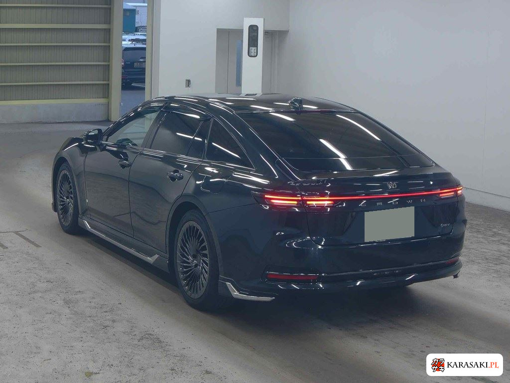 Toyota Crown 2024 z aukcji japońskiej