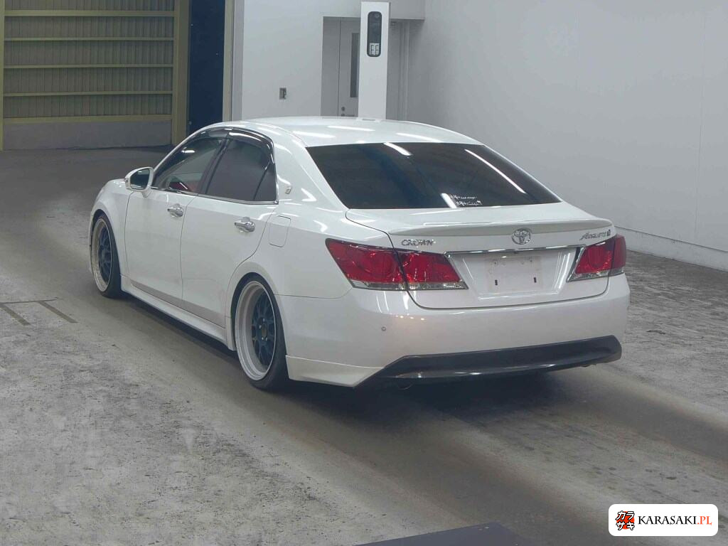 Toyota Crown 2013 z aukcji japońskiej