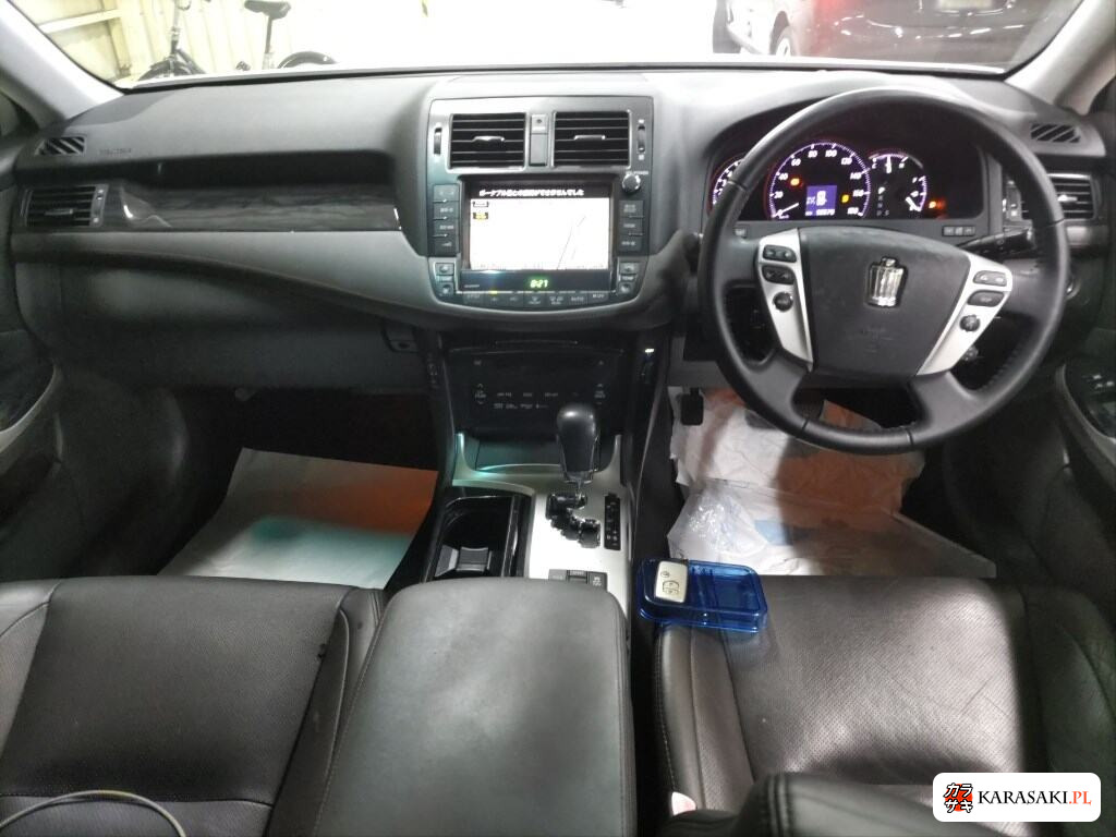 Toyota Crown 2010 z aukcji japońskiej